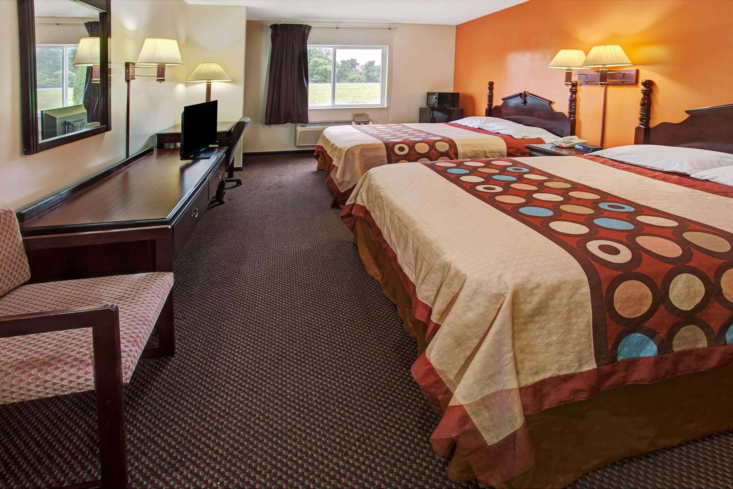 Hotel Super 8 By Wyndham Heath/Newark Extérieur photo