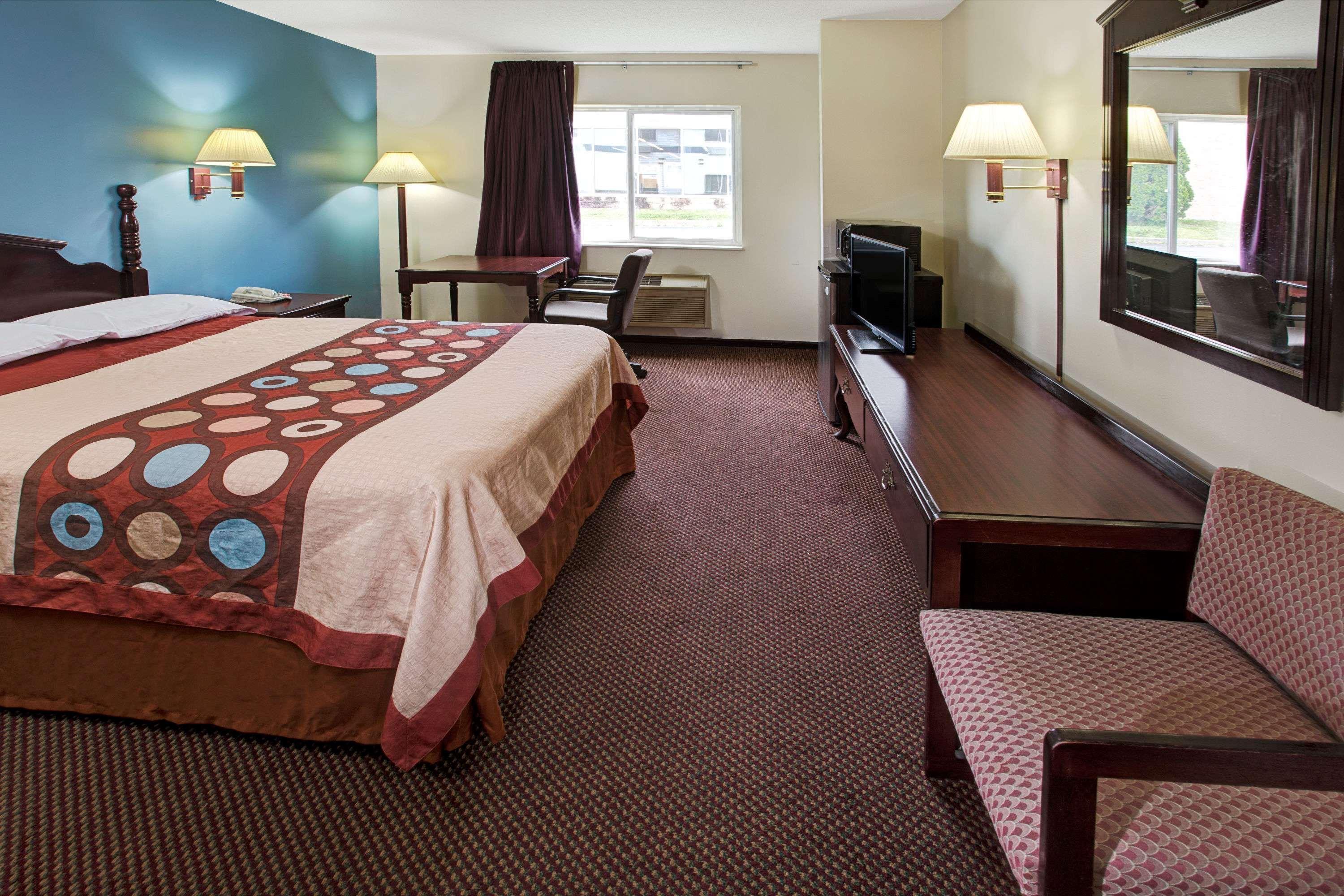 Hotel Super 8 By Wyndham Heath/Newark Extérieur photo