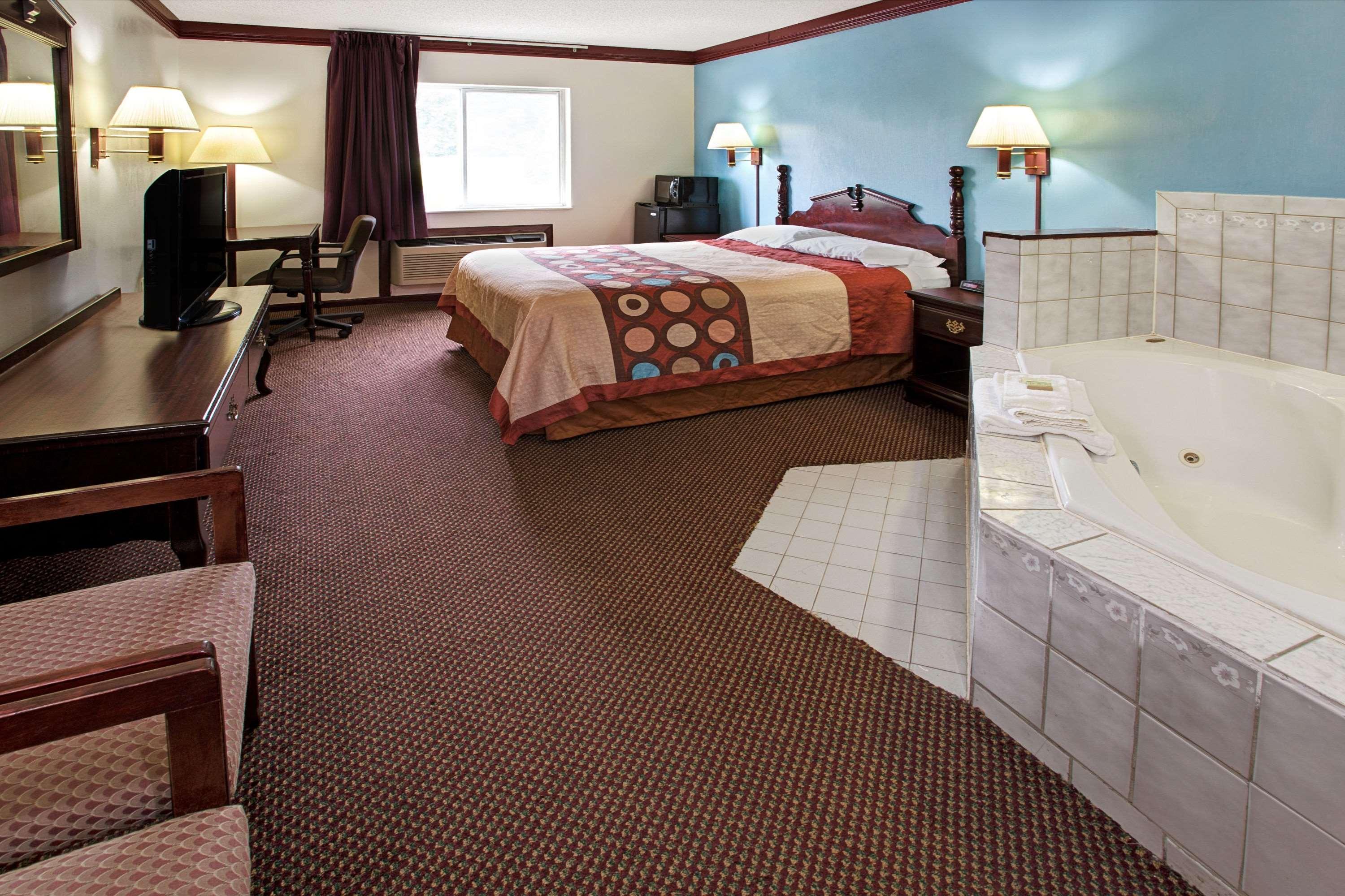 Hotel Super 8 By Wyndham Heath/Newark Extérieur photo