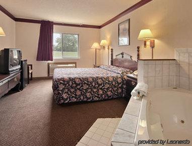 Hotel Super 8 By Wyndham Heath/Newark Chambre photo